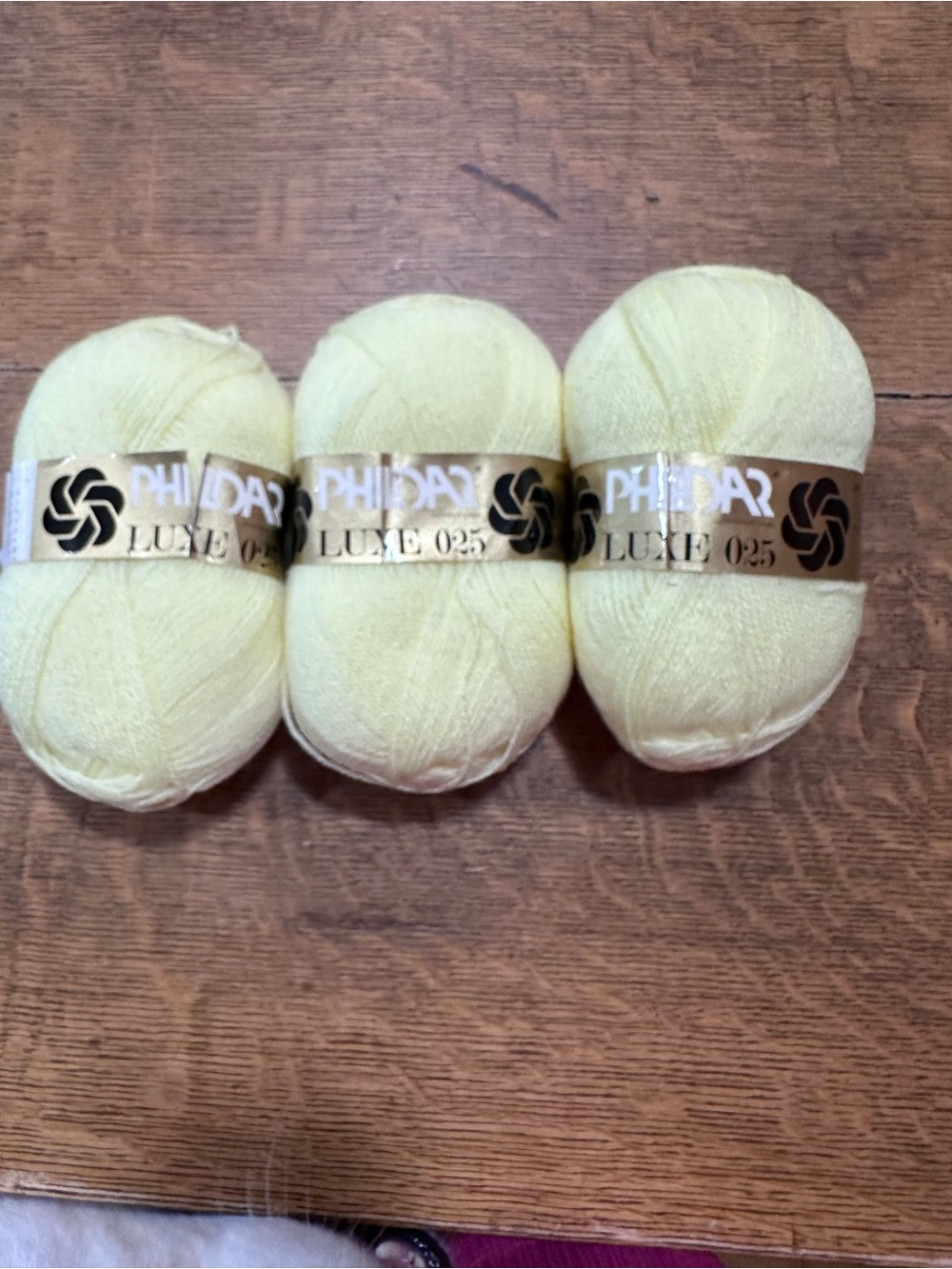 Luxe 025 Soft Light Yellow Yarn -‎ 3 Skeins